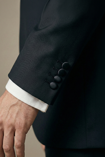 Noir Tuxedo