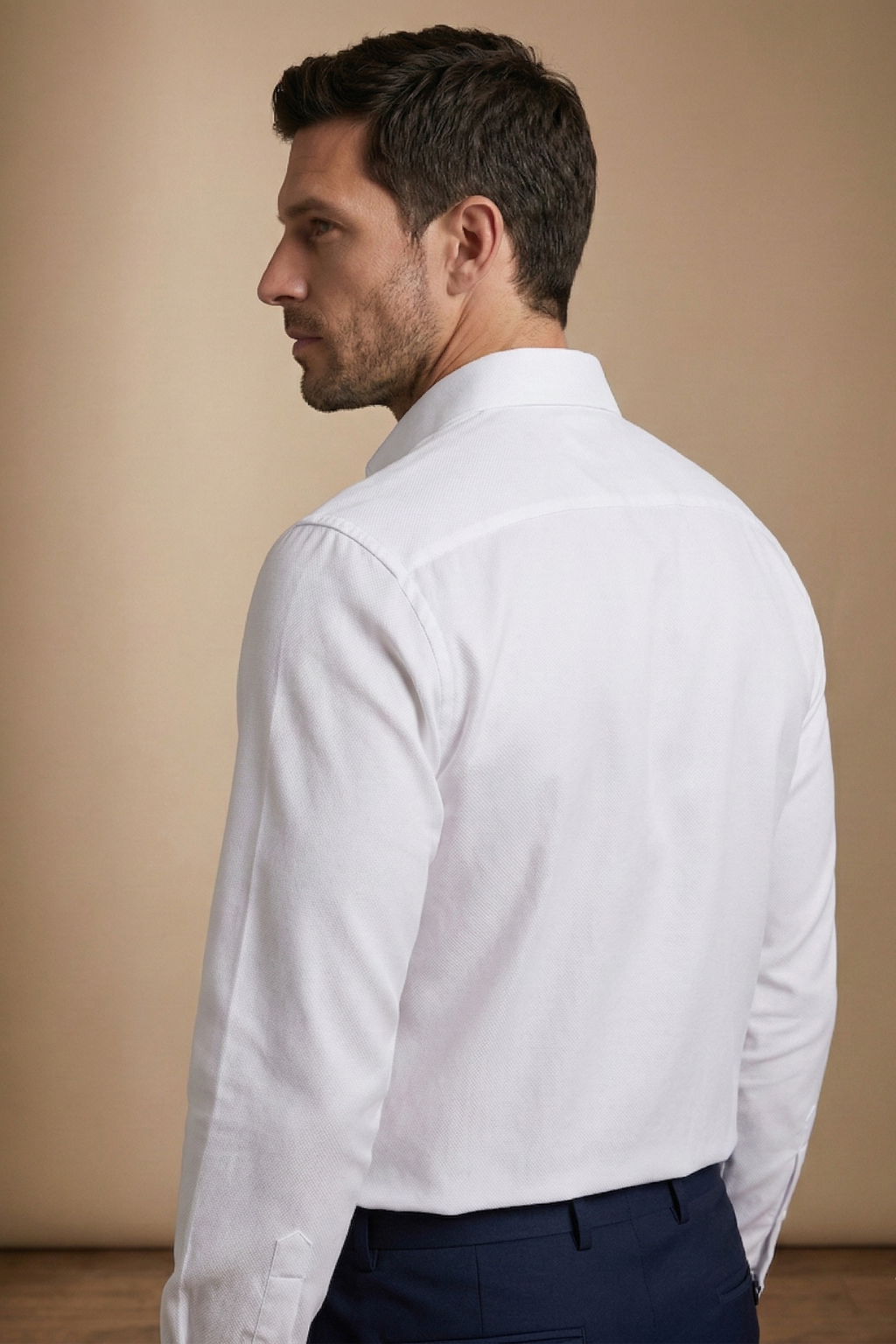 Palatial White with Navy Contrast